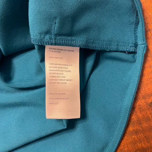 FIGS Pacific Blue Scrub Set (M/S) - Picture 4 of 9